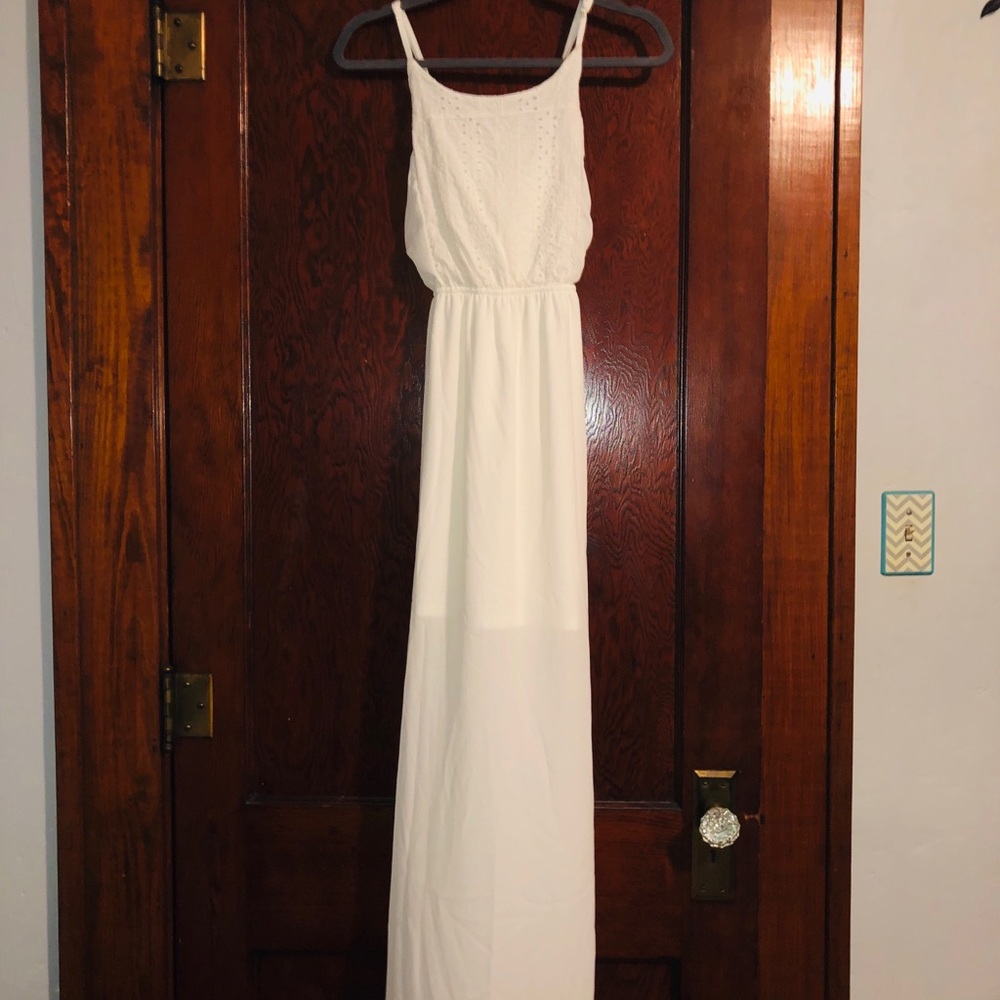 Beautiful lace maxi dress